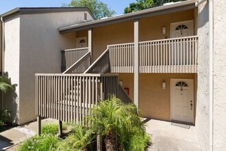 Building Photo - 8509 Villa La Jolla Dr
