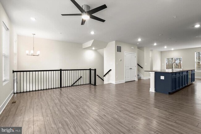 Foto del edificio - 304 Sweetbay Rd
