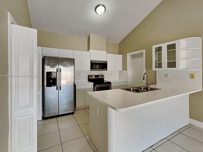 Building Photo - 14827 NW 87th Ct
