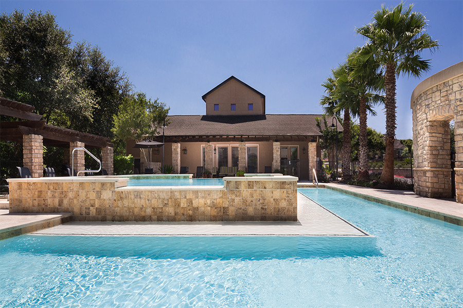 Piscina estilo centro turístico - Ridgeview