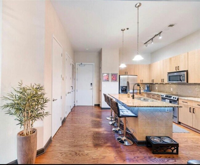 Building Photo - 711 Cosmopolitan Dr NE