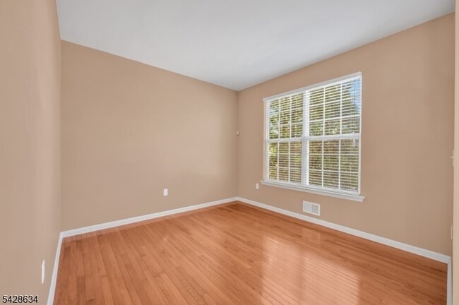 Building Photo - 31 Winding Hill Dr