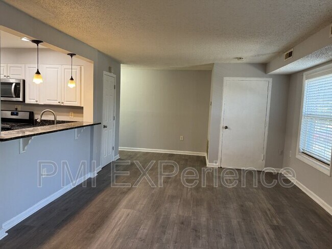 Foto del edificio - 3815 Swann Rd
