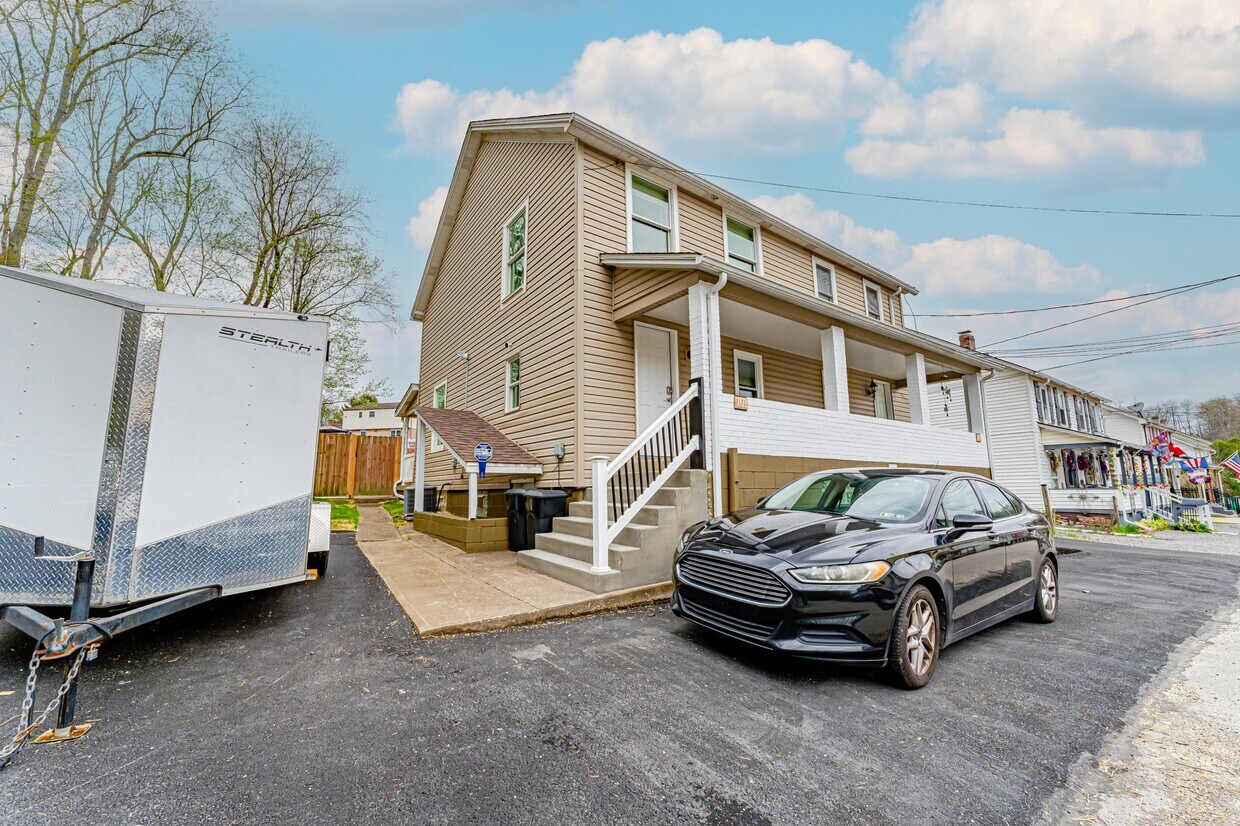 101 Pine St, Russellton, PA 15076 Townhome Rentals in Russellton PA