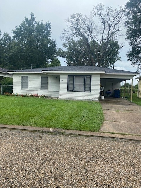 Foto principal - 396 Sunset Dr