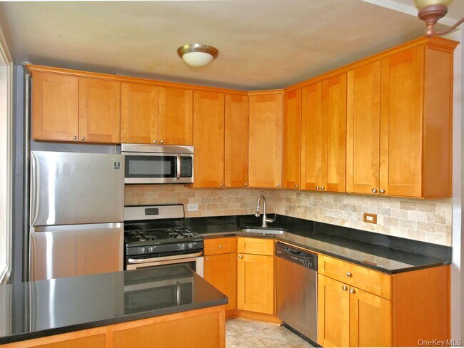Foto del edificio - 314 Larchmont Acres