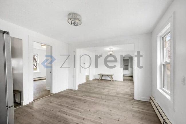 Building Photo - Unit 1 st floor