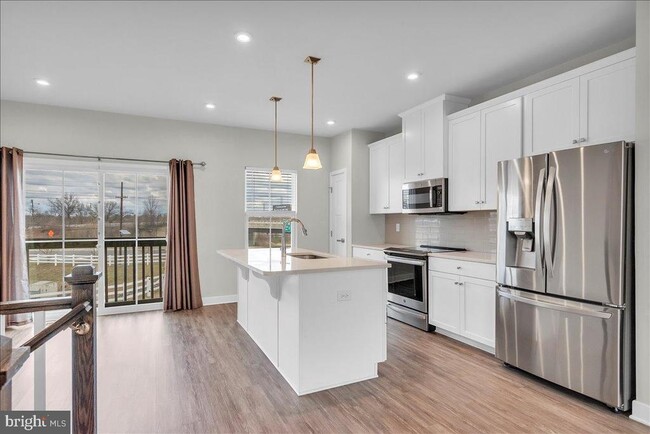 Building Photo - 83 Kohlmyer Dr