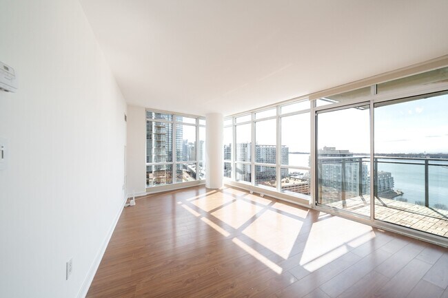 Building Photo - 11 Brunel Ct