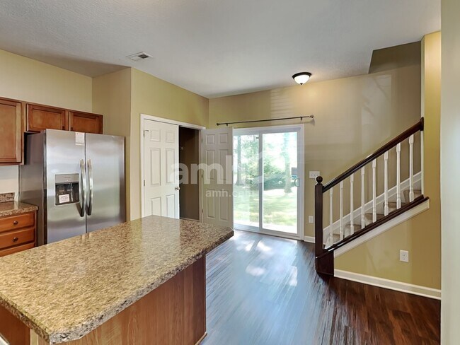 Foto del edificio - 135 Springer Woods Blvd