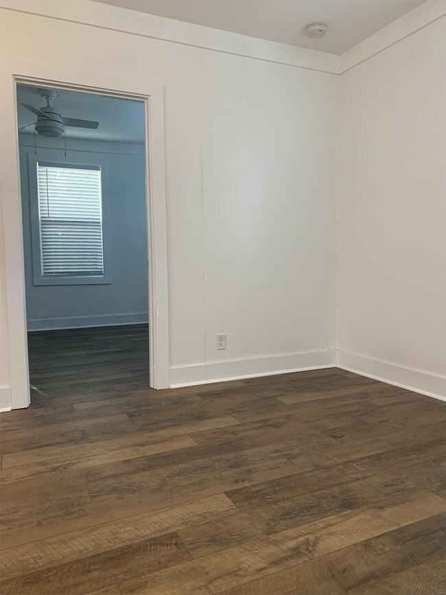 Foto del edificio - 821 2nd St N