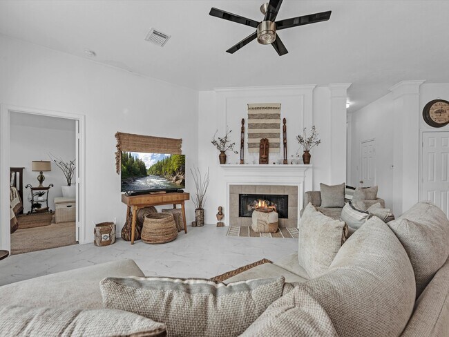 Foto del edificio - 5805 Windy Knoll Ln