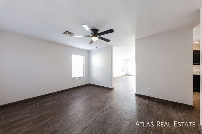 Building Photo - 14219 N 150th Ave