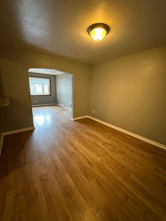 Foto del edificio - Brentwood-3 Bedroom Home available NOW!