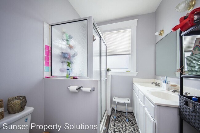 Foto del edificio - 4 br, 1.5 bath House - 3115 Minot Avenue 1
