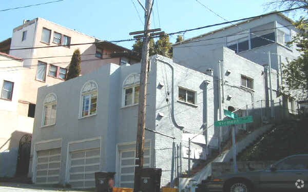 Building Photo - 954 Vermont St