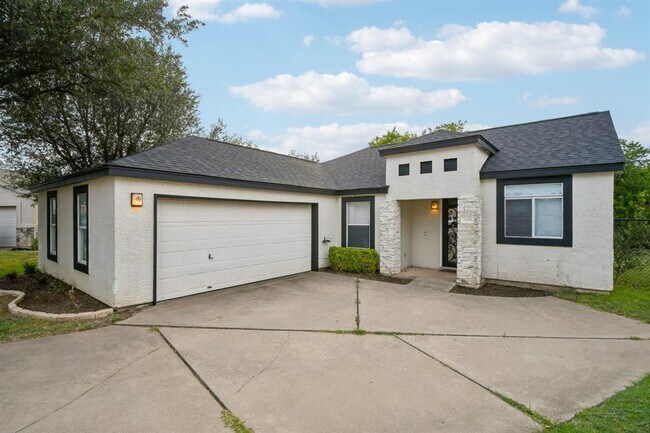 Building Photo - 3308 Ross Cove