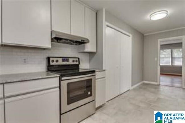 Building Photo - 410 32nd E Pl