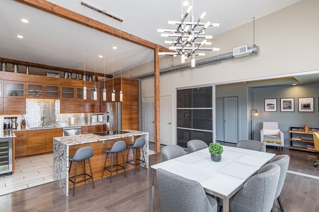 Building Photo - Modern 5 Bedroom loft 2 Blocks from Mayo C...