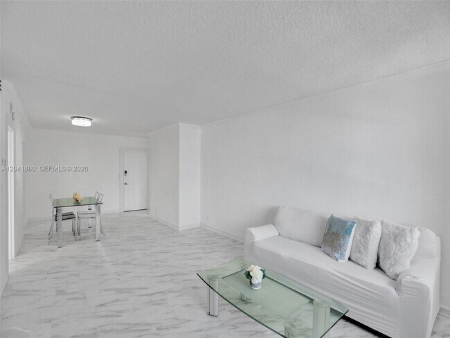 Foto del edificio - 2501 S Ocean Dr