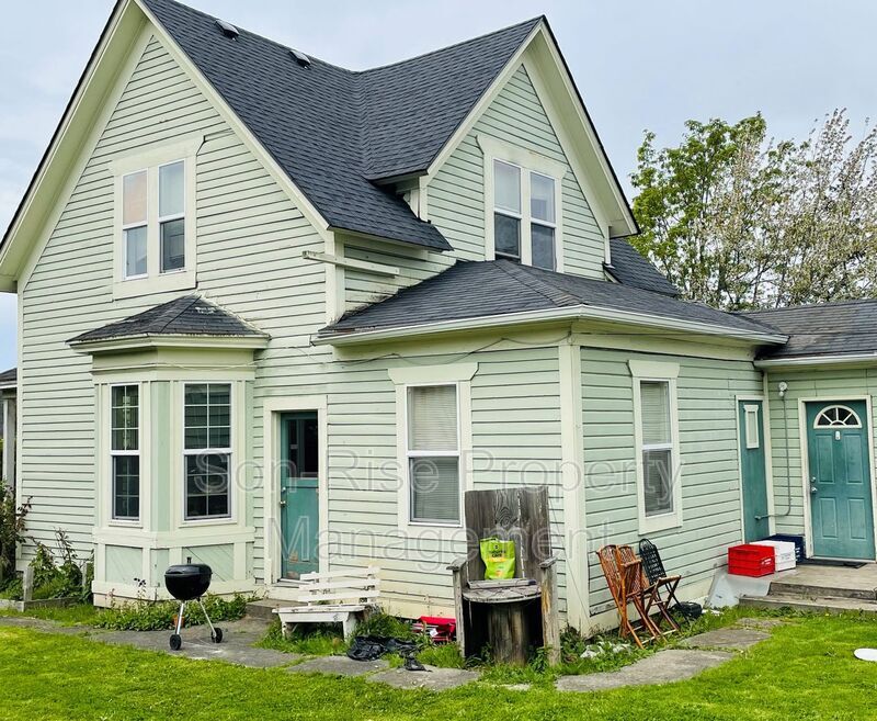 1310 Ellis St, Bellingham, WA 98225 House for Rent in Bellingham, WA