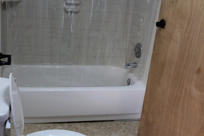 Bathtub - 6326 NY-23