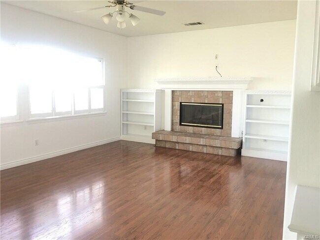 Foto del edificio - 5677 Carmello Ct