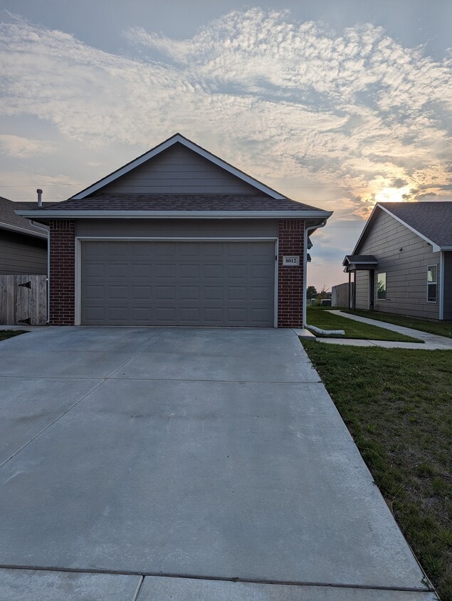 Foto principal - 8012 E 34th Ct S