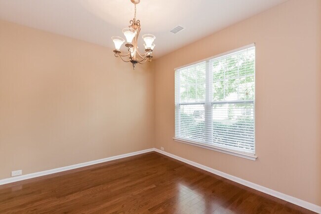 Foto del edificio - 6014 Colonial Garden Dr