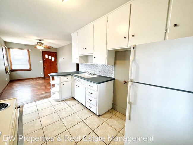 Building Photo - 2 br, 1 bath House - 810 Eighth