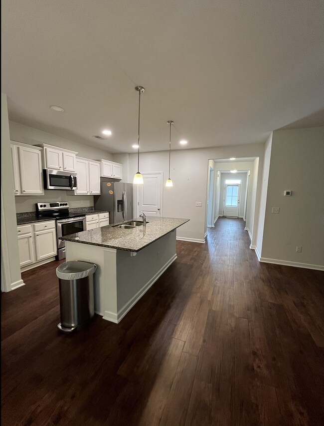 Building Photo - 161 Harmony Ln