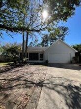 Building Photo - 104 Adams Ct
