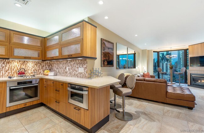 Foto del edificio - 500 W Harbor Dr