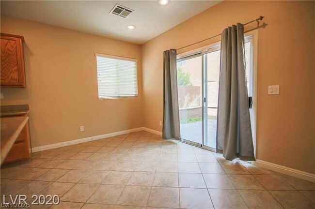 Foto del edificio - 9242 Grassy Weep Ct