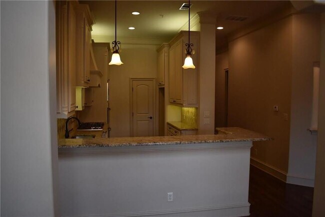Building Photo - 1625 Fountain Pass Dr