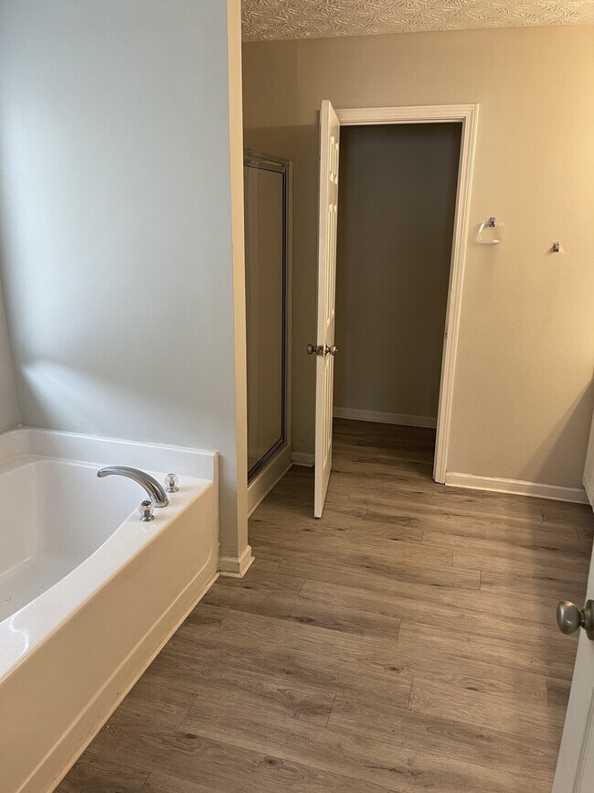 Foto del edificio - 7342 Walton Hill