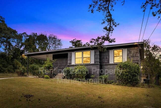 Foto del edificio - 737 84th Pl S