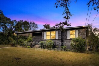 Building Photo - 737 84th Pl S