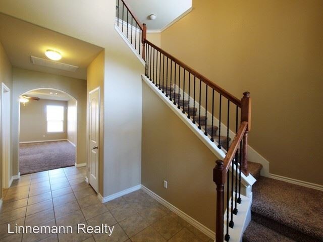 Building Photo - 5 br, 2.5 bath House - 803 Siena Court