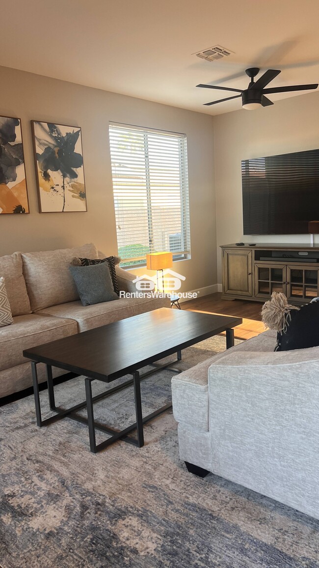 Building Photo - 18391 W Western Star Blvd