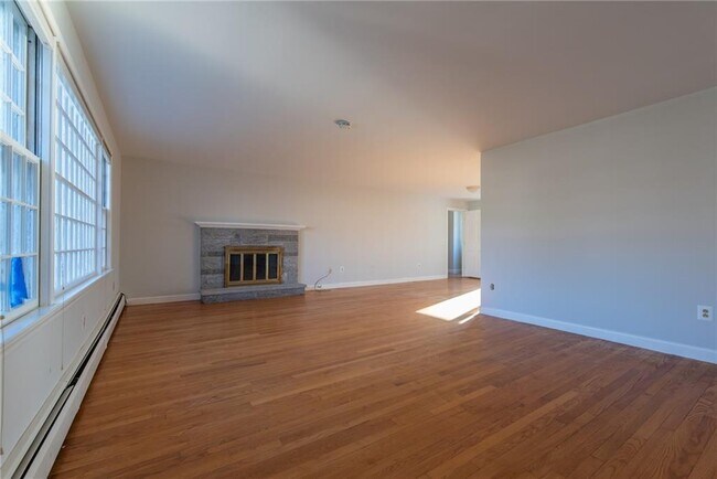 Building Photo - 21 Ambrose Dr
