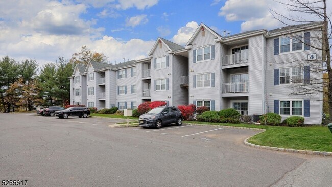 Building Photo - 424 Stratford Pl