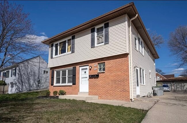 Building Photo - 3744 S 90th St