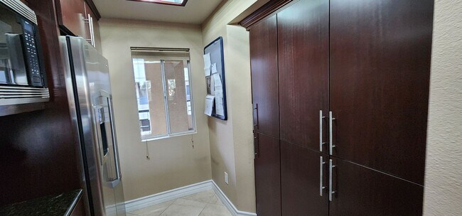 Foto del edificio - Fully furnished-full Sphere view