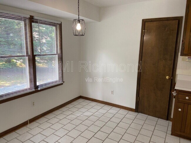 Foto del edificio - 8303 Morelock Ct