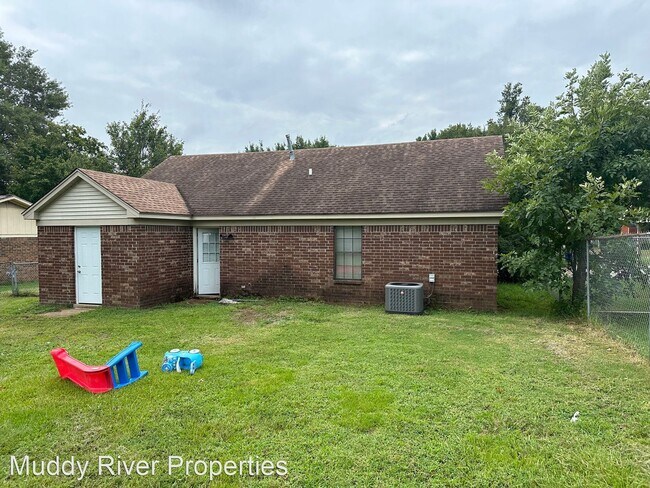 Building Photo - 3 br, 2 bath House - 3450 Mayfair Road