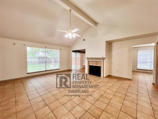 Foto del edificio - 1405 Manor Dr