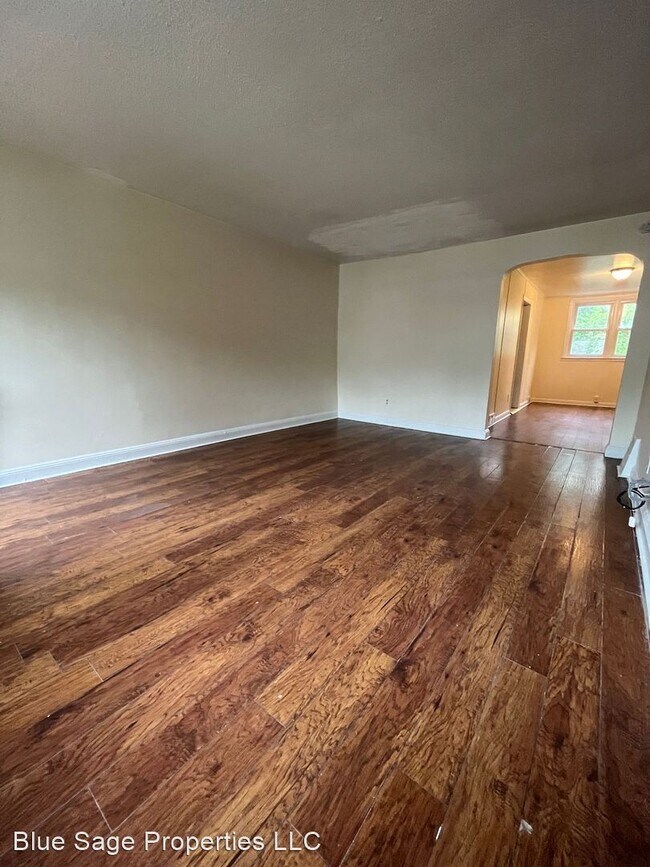 Building Photo - 3 br, 1.5 bath House - 239 W 22nd St