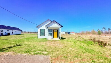 Building Photo - 7014-5914 02