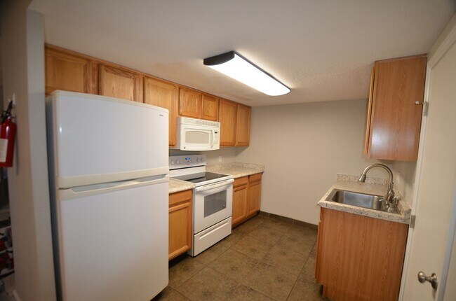 Building Photo - Storage, bus route, w/d and recently updat...